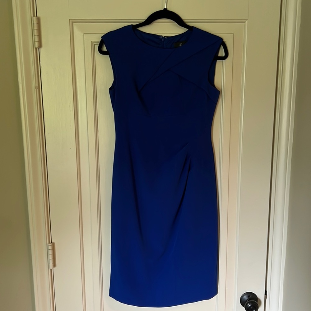 Like new Adrianna Papell exquisite and flattering sleeveless cobalt blue sheath
